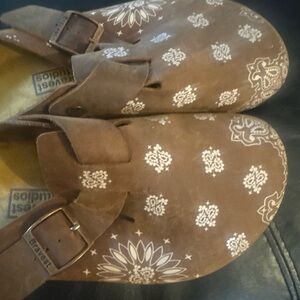 Bravest Studios Brown Loafers with White Pattern